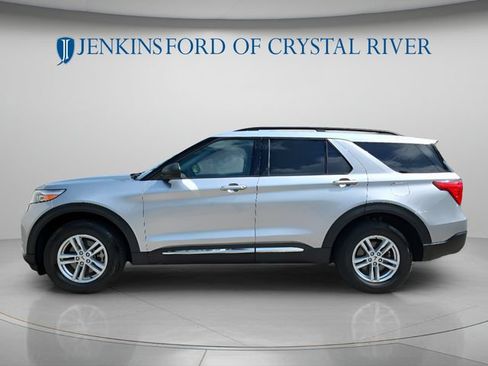 Used 2023 Ford Explorer XLT w/ Equipment Group 202A AWD/4WD image 10