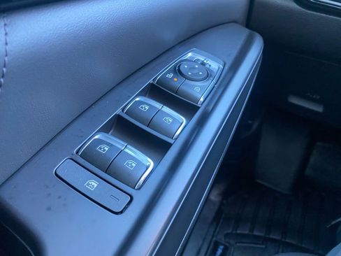 Used 2025 Kia Carnival SX Prestige image 12