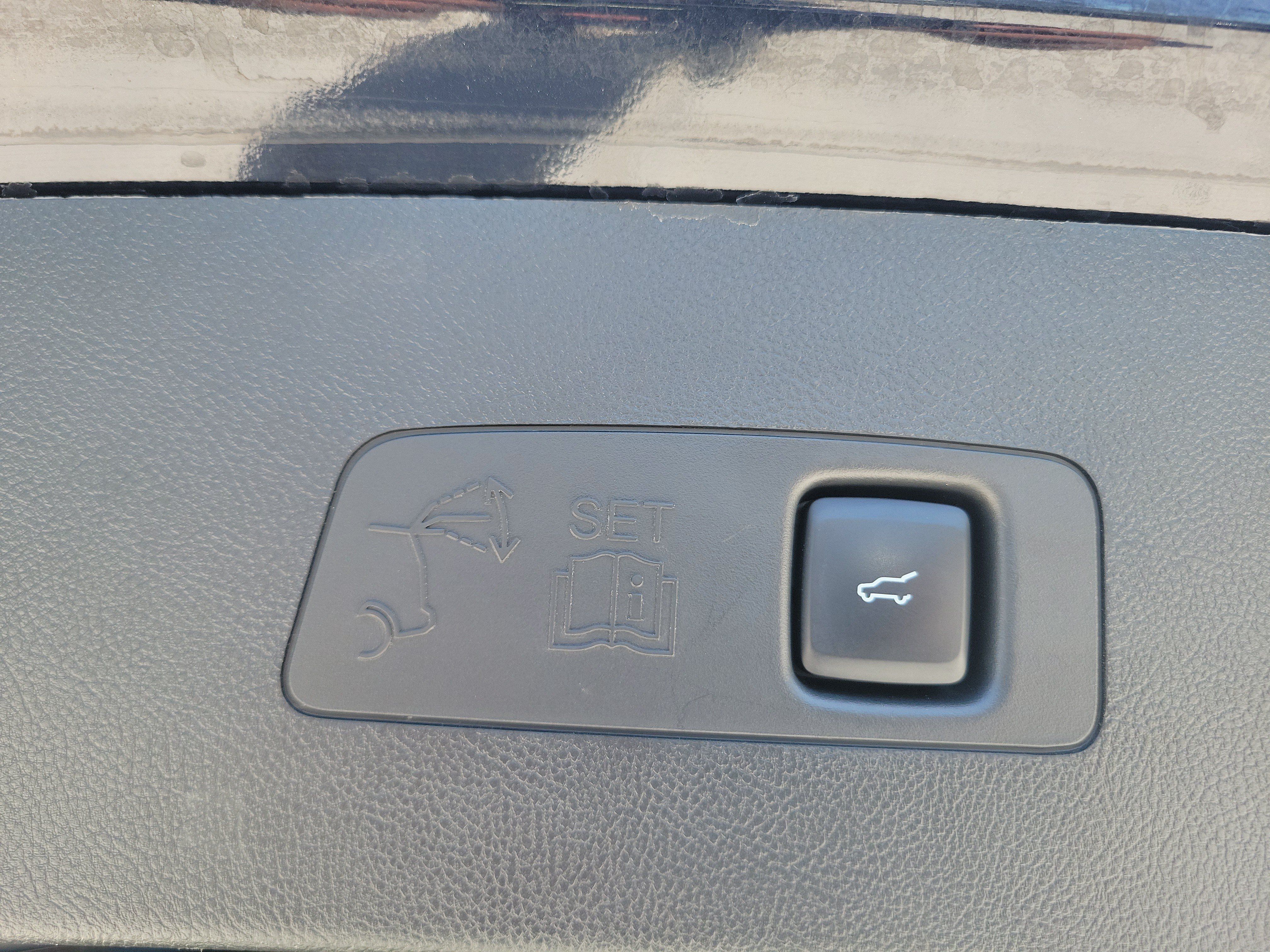 Used 2023 Lincoln Corsair AWD image 11