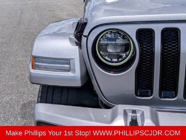Used 2021 Jeep Wrangler Unlimited Sahara AWD/4WD image 9