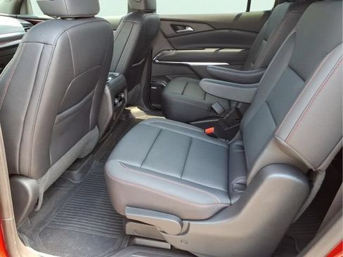 Used 2025 Chevrolet Traverse Z71 w/ Enhanced Driving Package AWD/4WD image 14