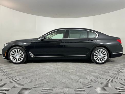 Used 2017 BMW 740i xDrive image 19