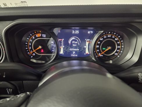 Used 2026 Jeep Wrangler Unlimited Rubicon AWD/4WD image 13
