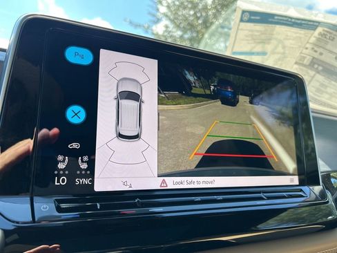 New 2026 Volkswagen Atlas Cross Sport SE image 30