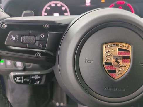 Certified 2025 Porsche 911 Targa 4 GTS AWD/4WD image 29