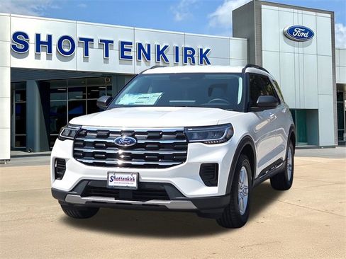 New 2025 Ford Explorer Active image 3