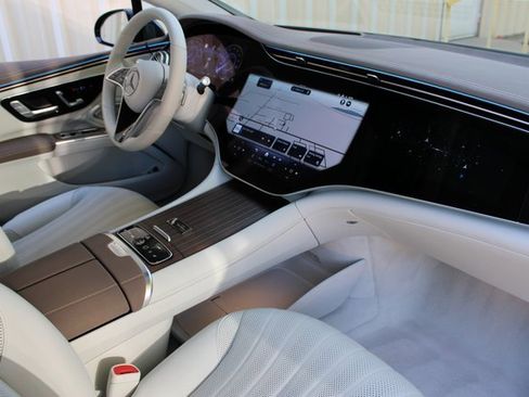 Used 2023 Mercedes-Benz EQS 580 4MATIC Sedan image 13