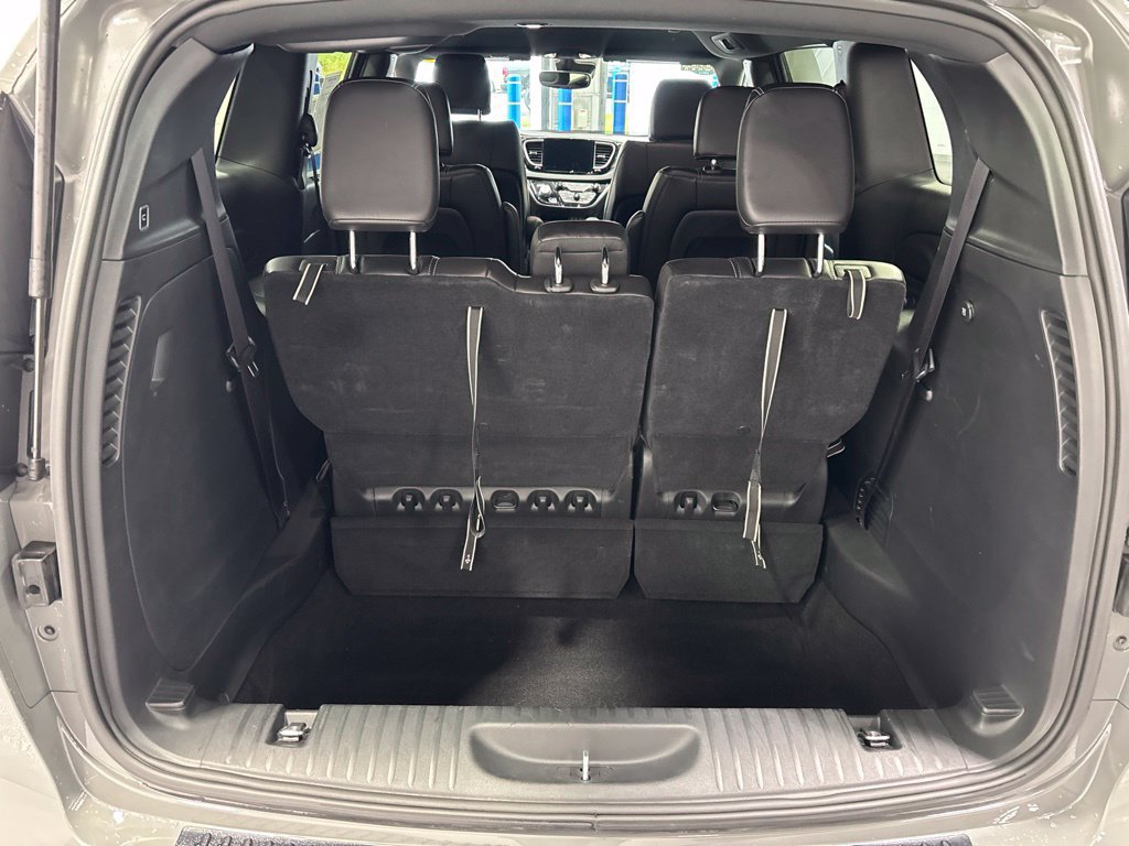 Used 2025 Chrysler Pacifica Select FWD image 52