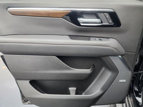 New 2026 Chevrolet Suburban High Country image 16