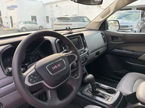 Used 2018 GMC Canyon 2WD Crew Cab w/ Convenience Package image 9