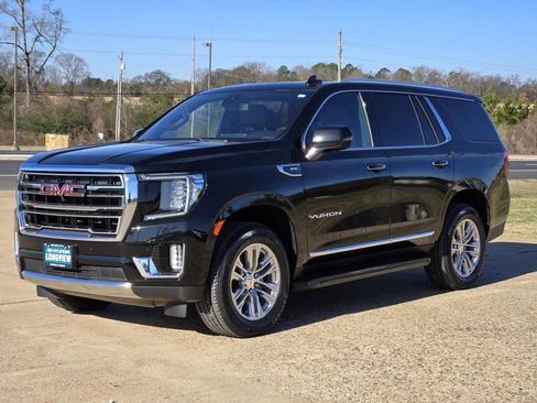Used 2021 GMC Yukon SLT w/ SLT Premium Package image 3