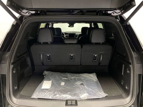 Used 2026 GMC Acadia Elevation w/ Black Edition AWD/4WD image 23