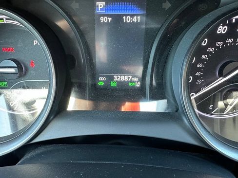 Used 2022 Toyota Camry SE FWD image 10
