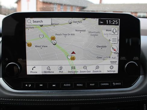 Used 2022 Nissan Rogue Platinum w/ Head-Up Display Package image 17