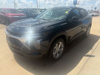 Used 2026 Chevrolet Trax LS w/ LS Convenience Package FWD video 1
