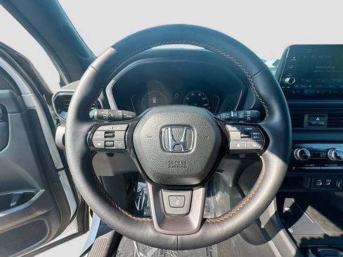 Certified 2025 Honda Pilot TrailSport image 11
