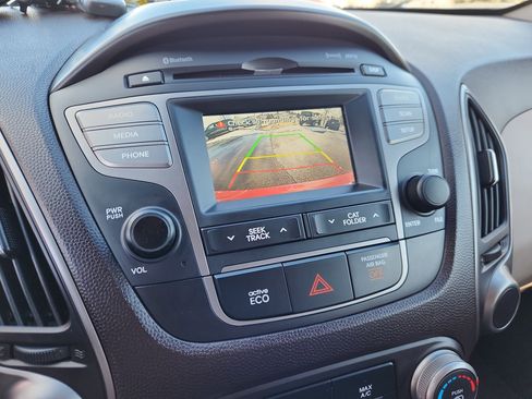 Used 2014 Hyundai Tucson SE image 22