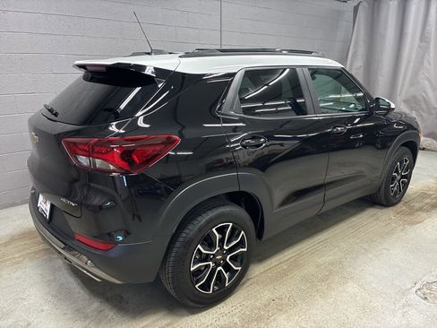 Used 2023 Chevrolet TrailBlazer ACTIV w/ Convenience Package image 2