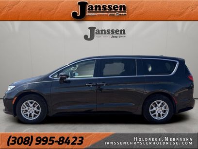 Used 2023 Chrysler Pacifica Touring-L