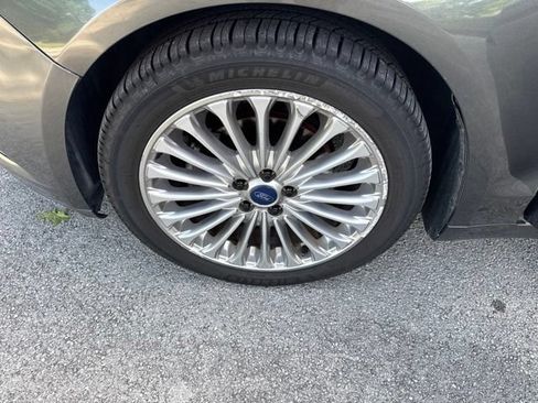 Used 2016 Ford Fusion Titanium FWD image 16