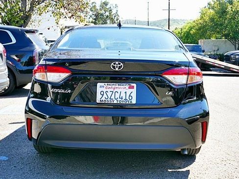 Used 2025 Toyota Corolla LE image 9
