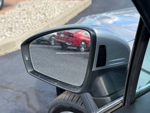 Used 2020 Volkswagen Tiguan SEL Premium R-Line image 23