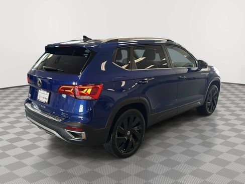 Used 2024 Volkswagen Taos SE w/ Black Wheel Plus Package AWD/4WD image 5