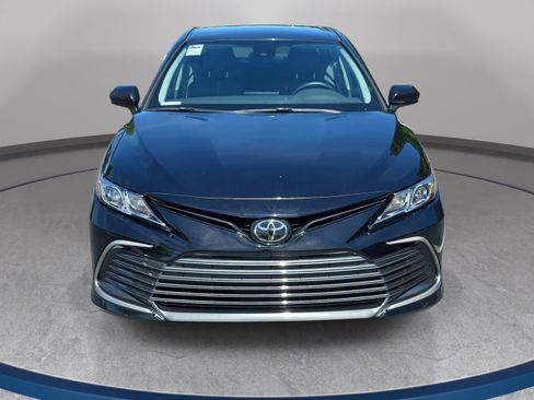 Used 2023 Toyota Camry LE FWD image 2