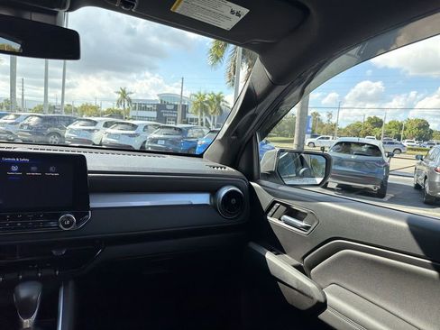 Used 2023 Chevrolet Colorado LT w/ LT Convenience Package II image 11