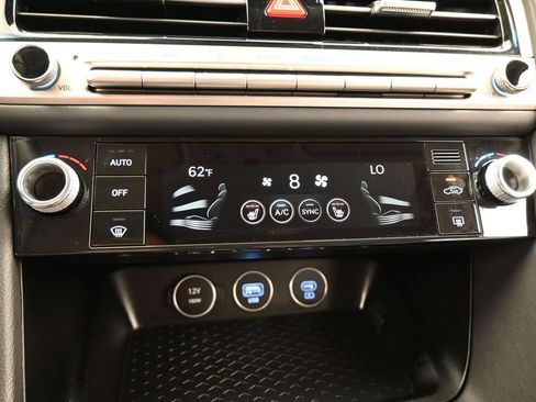 Used 2025 Genesis G70 2.5T RWD image 26