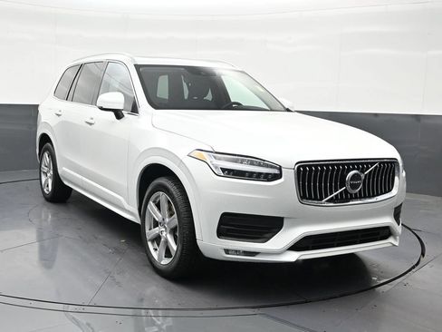 Used 2022 Volvo XC90 T5 Momentum FWD image 7