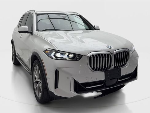 Used 2024 BMW X5 sDrive40i RWD image 2