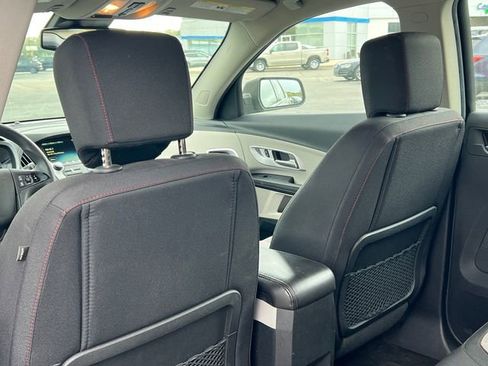 Used 2017 Chevrolet Equinox LS FWD image 28