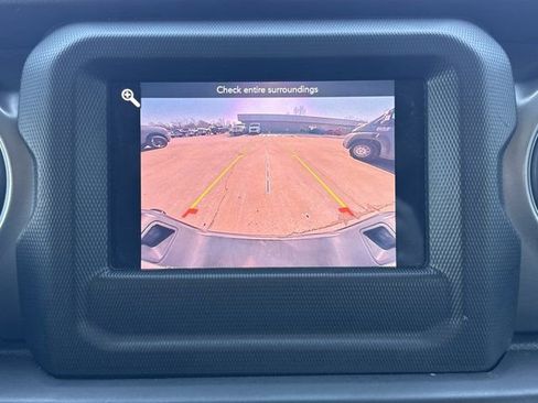 Used 2022 Jeep Gladiator Willys image 8