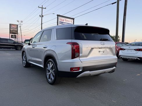 Used 2021 Hyundai Palisade SEL w/ Premium Package AWD/4WD image 4