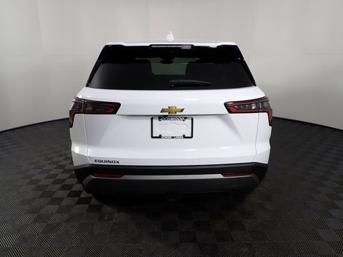 New 2025 Chevrolet Equinox LT w/ Safety and Technology Package image 11