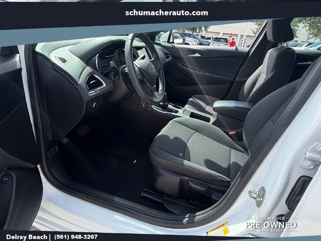 Used 2019 Chevrolet Cruze LT w/ RS Package FWD image 11