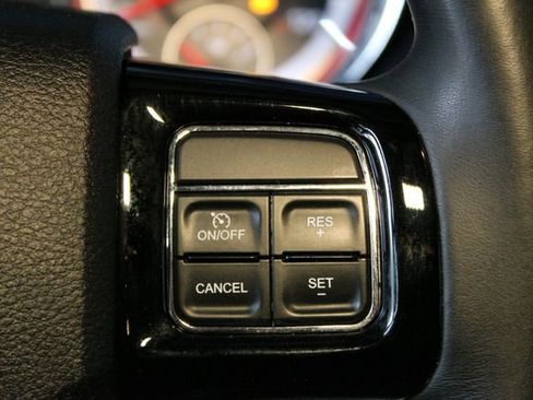 Used 2019 Dodge Grand Caravan SE FWD image 21