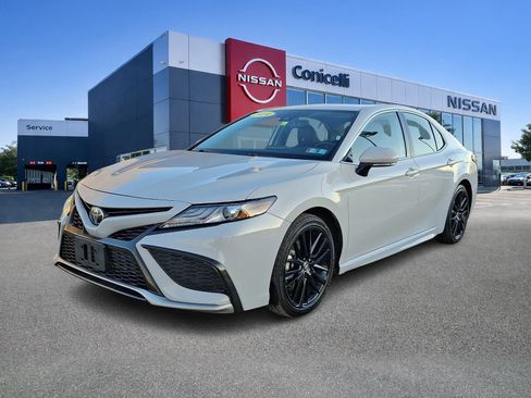 Used 2024 Toyota Camry XSE FWD image 3