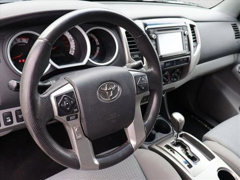Used 2014 Toyota Tacoma 4x4 Double Cab w/ TRD Off-Road Package image 12