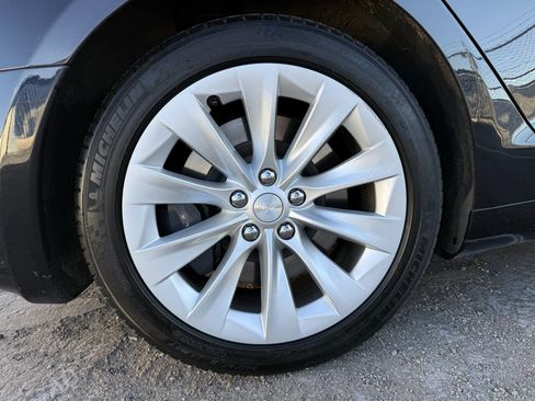 Used 2018 Tesla Model S 75D image 32