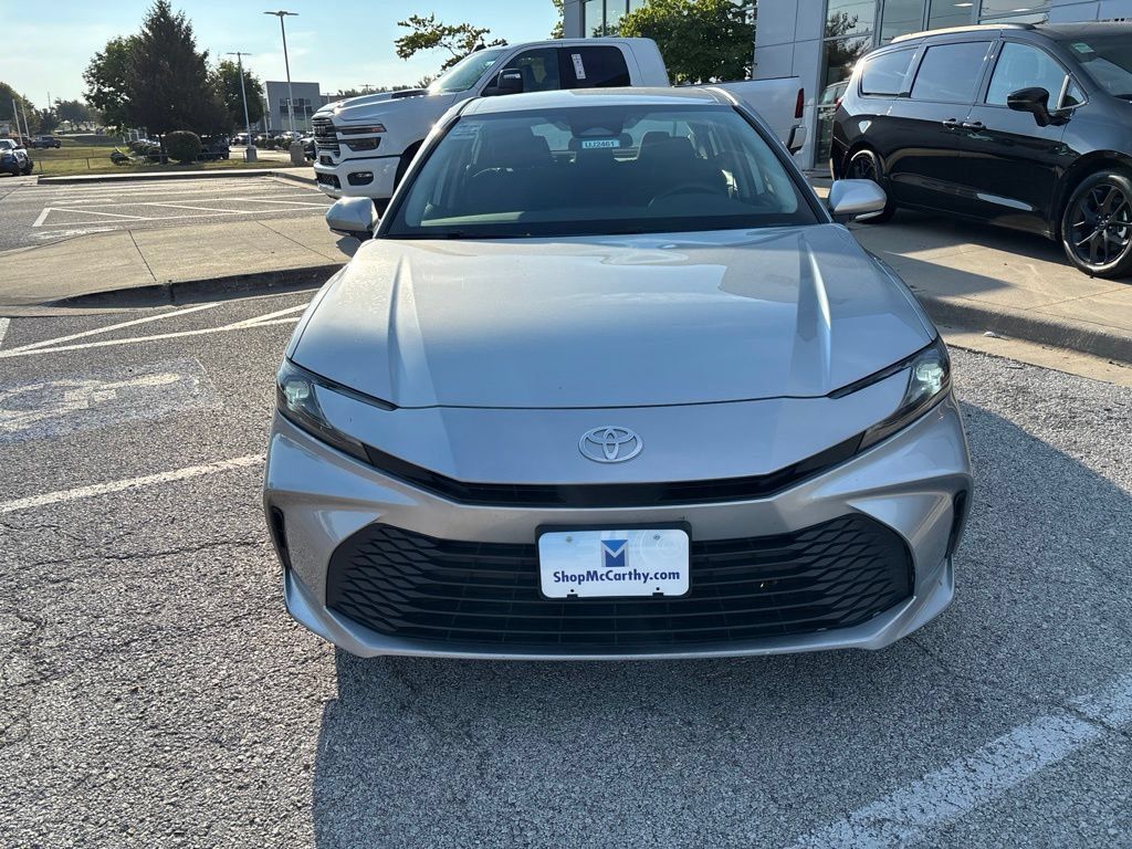 Used 2025 Toyota Camry LE FWD image 7