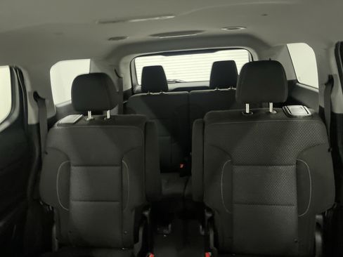 Used 2023 GMC Acadia SLE w/ Driver Convenience Package image 11