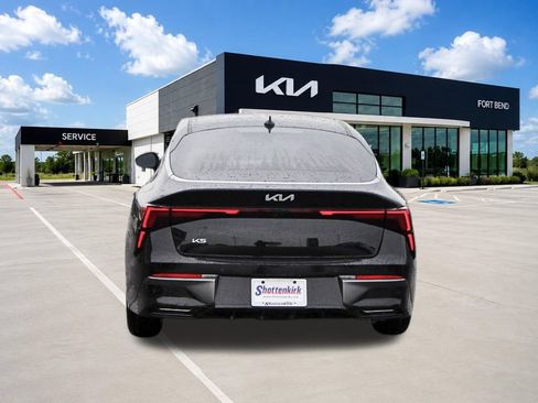 New 2026 Kia K5 LXS FWD image 4