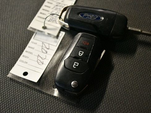 Used 2020 Ford F250 XLT w/ Snow Plow Prep Package image 70