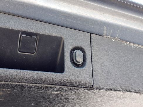 Used 2019 Chevrolet Suburban LT w/ Luxury Package image 21