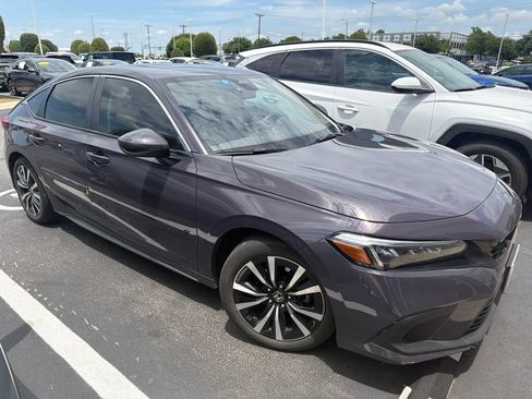 Used 2024 Honda Civic EX-L image 3
