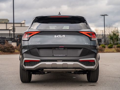 Used 2025 Kia Sportage LX image 6