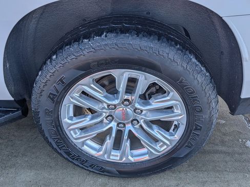 Used 2021 GMC Yukon XL SLT image 14