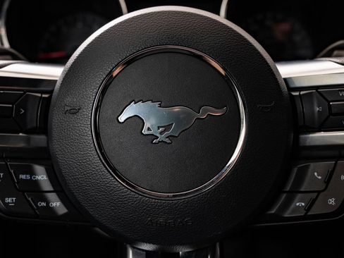 Used 2017 Ford Mustang Coupe RWD image 26